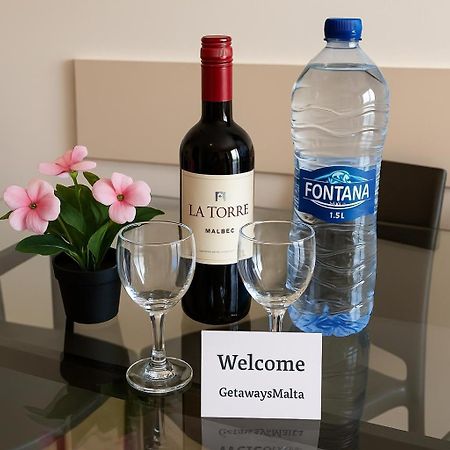 סיינט פול ביי Seashells 2 Bedroom Apartment With Sunny Terrace With Stunning Sea Views - By Getawaysmalta מראה חיצוני תמונה
