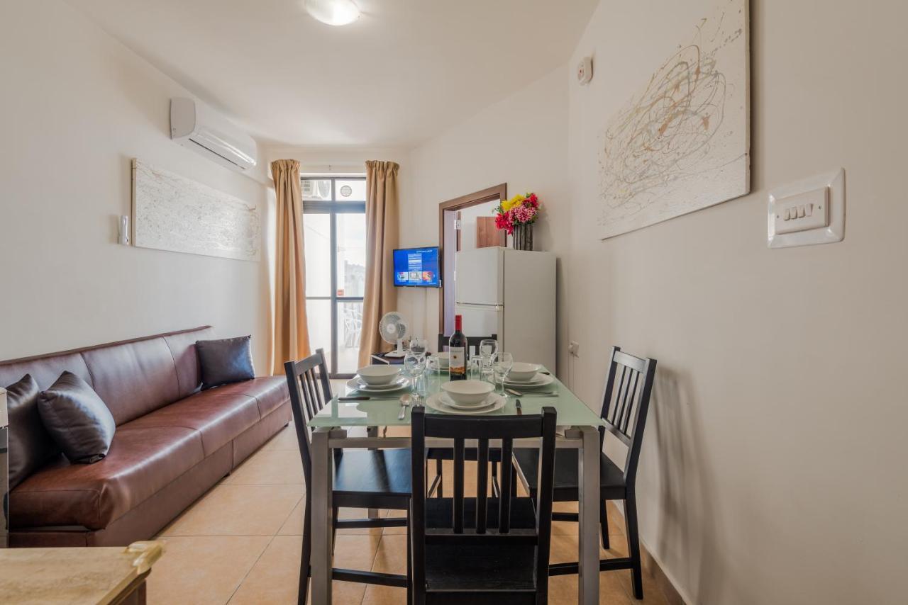 סיינט פול ביי Seashells 2 Bedroom Apartment With Sunny Terrace With Stunning Sea Views - By Getawaysmalta מראה חיצוני תמונה